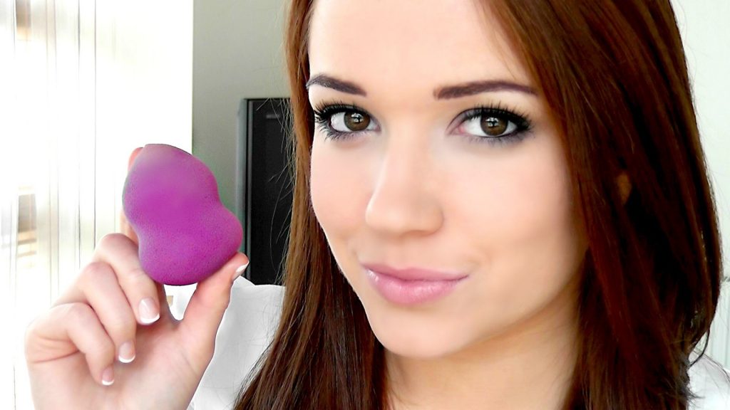 How to apply foundation with a sponge